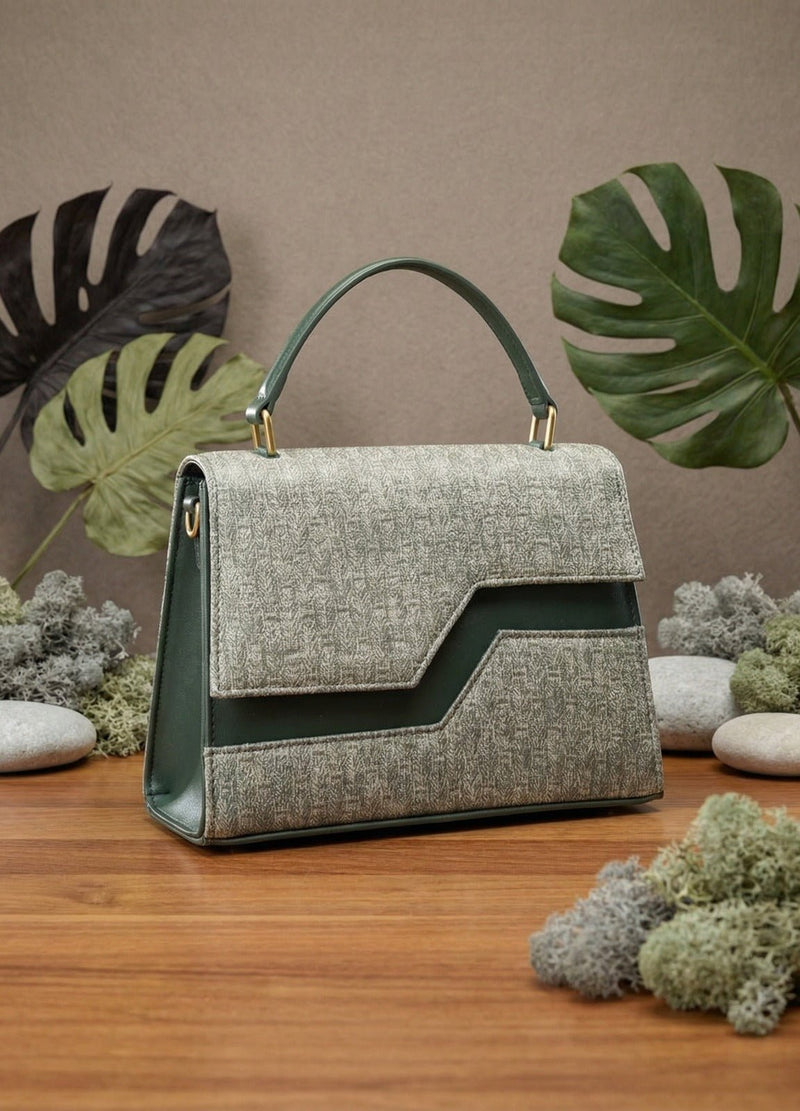 Elegant Textured Flap Handbag for Women | Chic & Versatile Everyday Bag