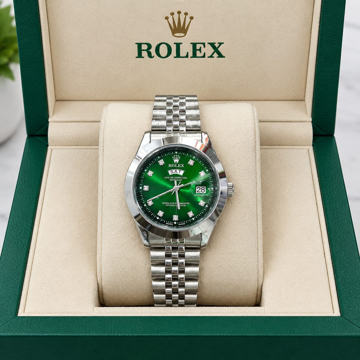 Luxury Classic Men’s Analog Wristwatch – Stylish Premium Dial & Elegant Design
